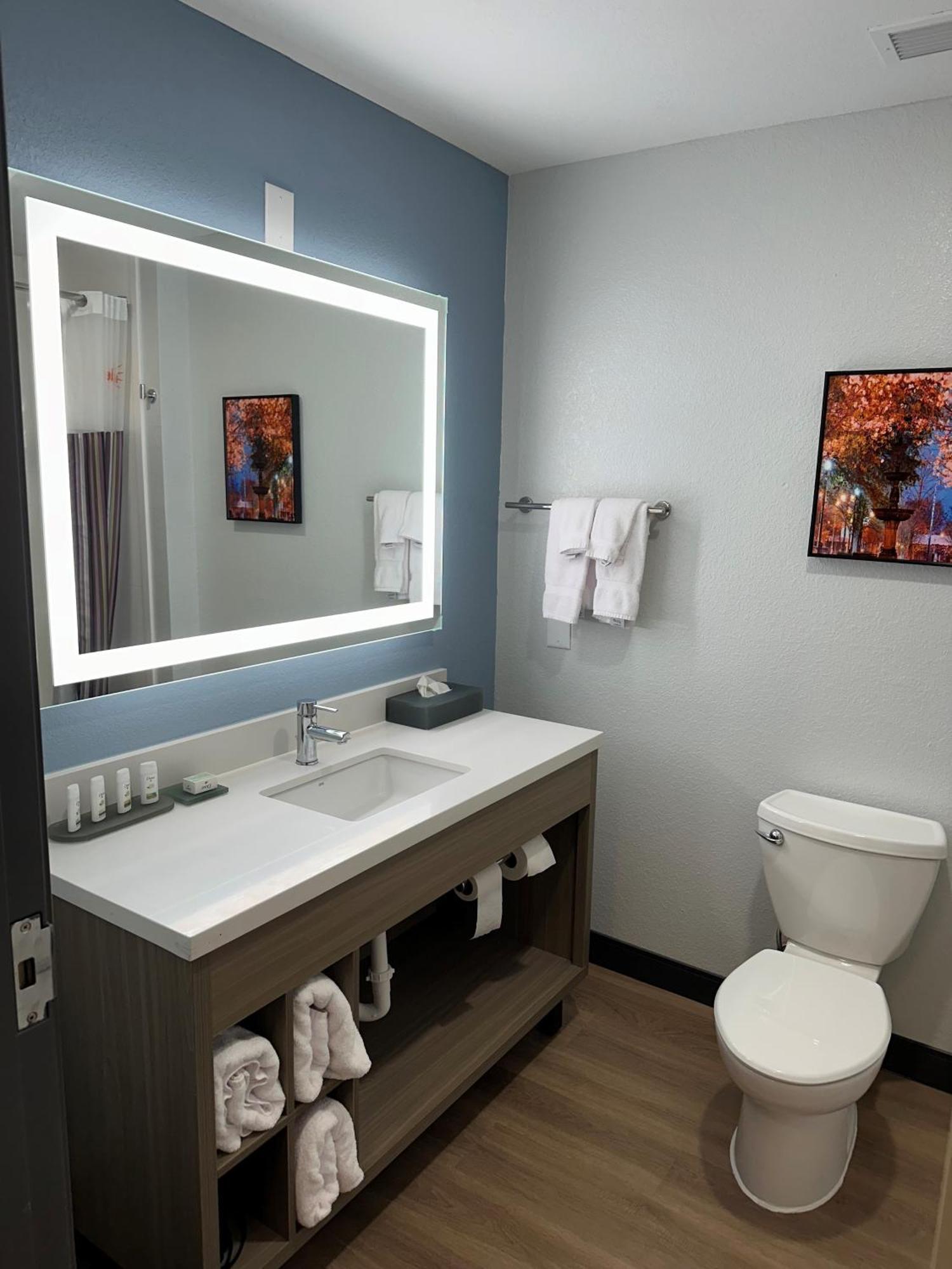 La Quinta By Wyndham West