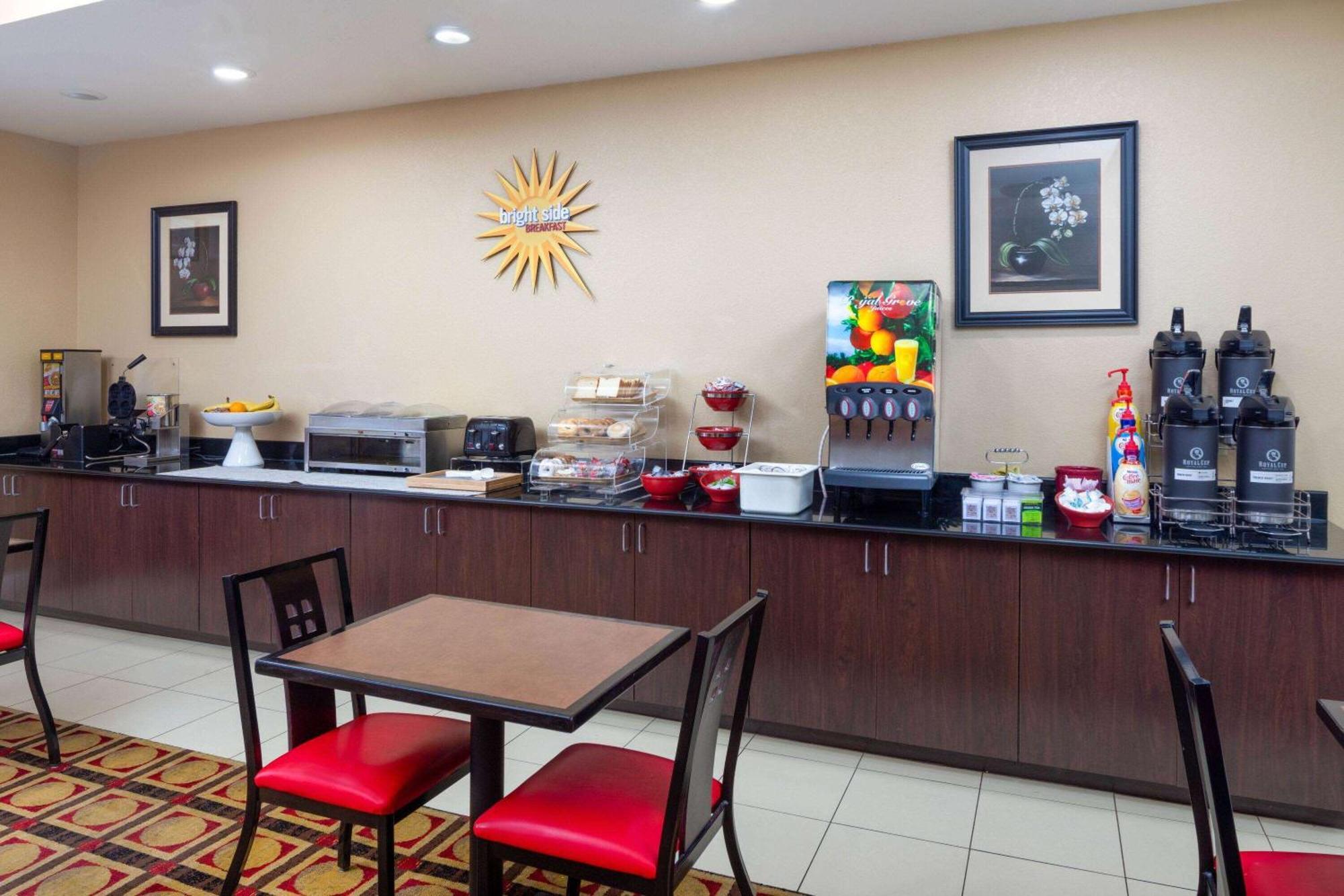 La Quinta By Wyndham West Hotel 3*