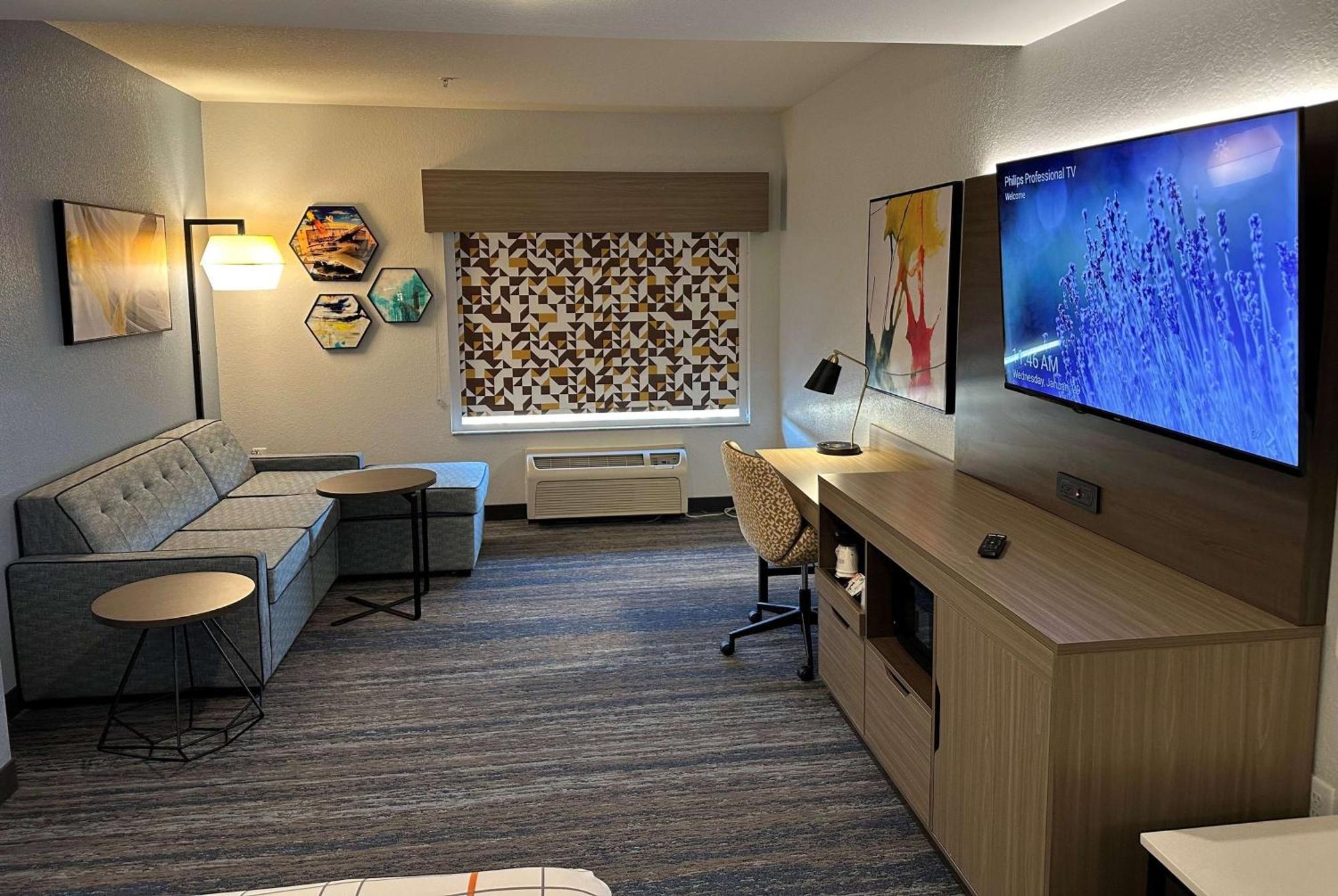 Hotel La Quinta By Wyndham West